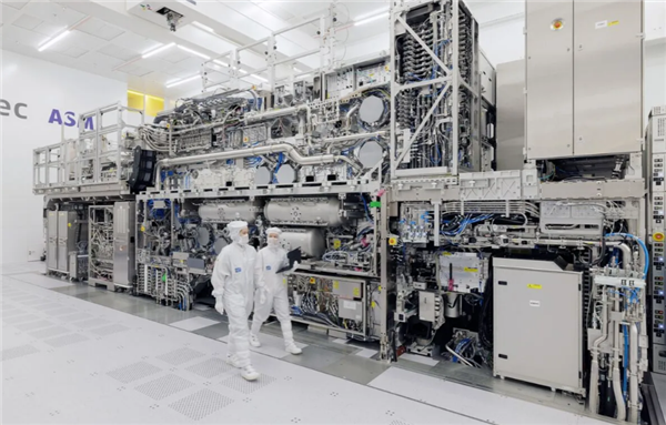 賭馬:ASML 2024年一季度賣出70台光刻機:淨利潤12億歐元