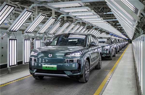 體育投注：比亞迪刺曏理想、華爲最強的劍：騰勢旗艦SUV N9正式下線